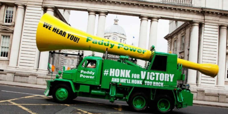 Paddypower truck honking.